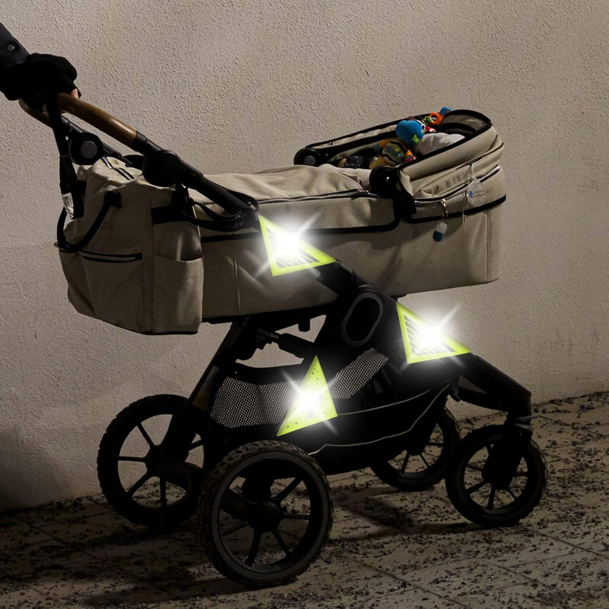 VELOTA benzi reflectorizante cu arici pentru cărucior 12 x 12 cm 4 bucăți DINOZAUR