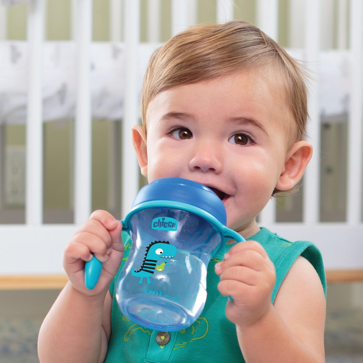 CHICCO Pahar de tranziție cu cioc și mânere 200 ml 4 luni+