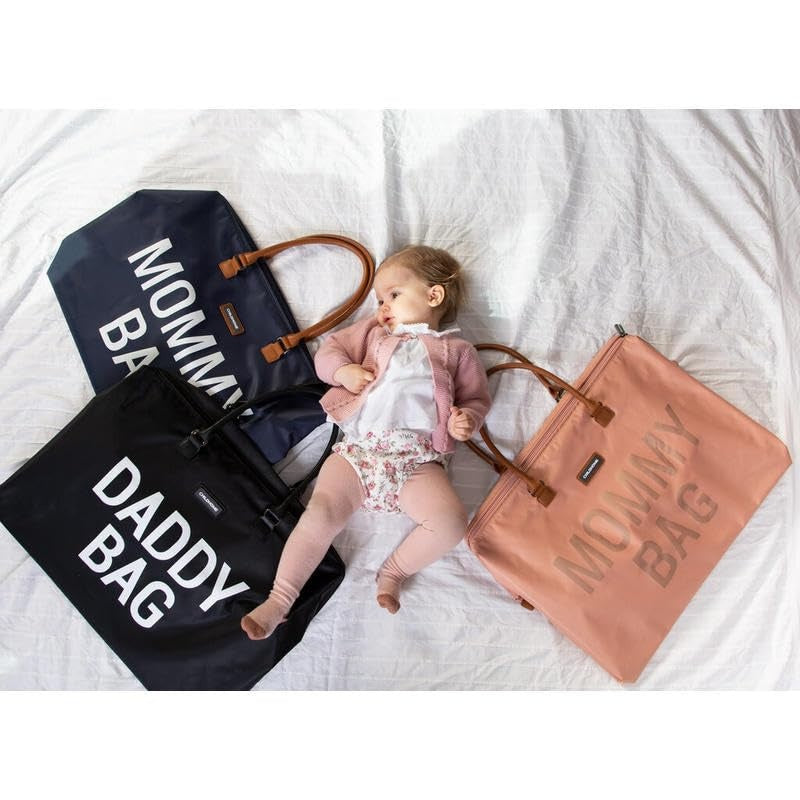Childhome Mommy Bag – torba w aranżacji z mamą i dzieckiem