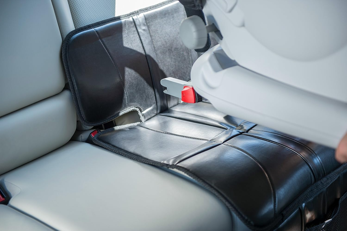 BRITAX ROMER защитна подложка под столче със система ISOFIX