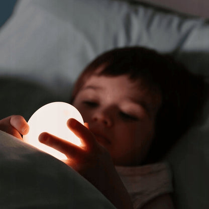 TOMMEE TIPPEE Pingwin 2w1 lampka nocna + przenośna, przenośne jajko dla dziecka w łóżku