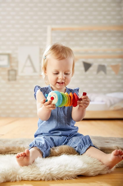 HABA sammenklappelig og vibrerende larve Mina 18 cm 6 m+