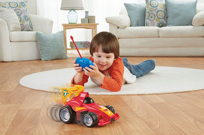 FISHER-PRICE My Easy RC samochód zdalnie sterowany, dziecko bawi się pilotem i czerwonym autem