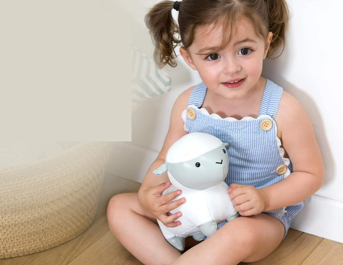 LITTLE BIG FRIENDS Ovečka Simon plyšová hračka s hracím strojkem "Tanec Cukrové Víly"