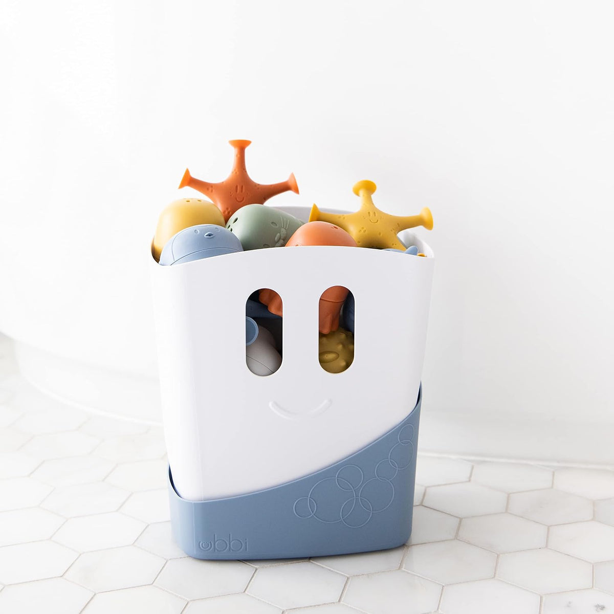 Ubbi – organizer wypełniony zabawkami kąpielowymi
